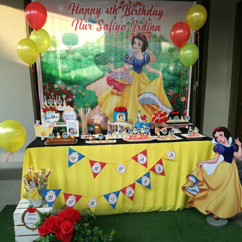 تم تولد سفید برفی - Snow White